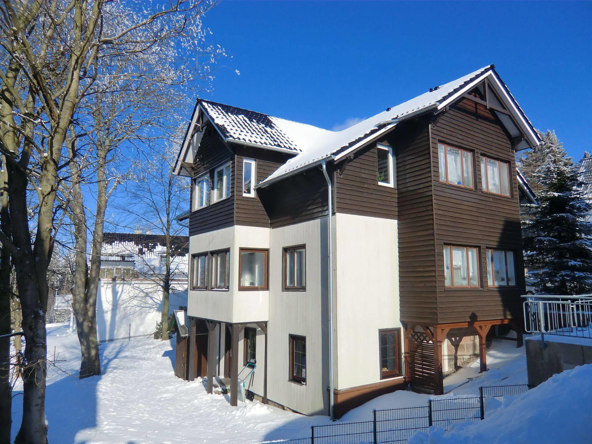& Oberhof 810 M Guest house